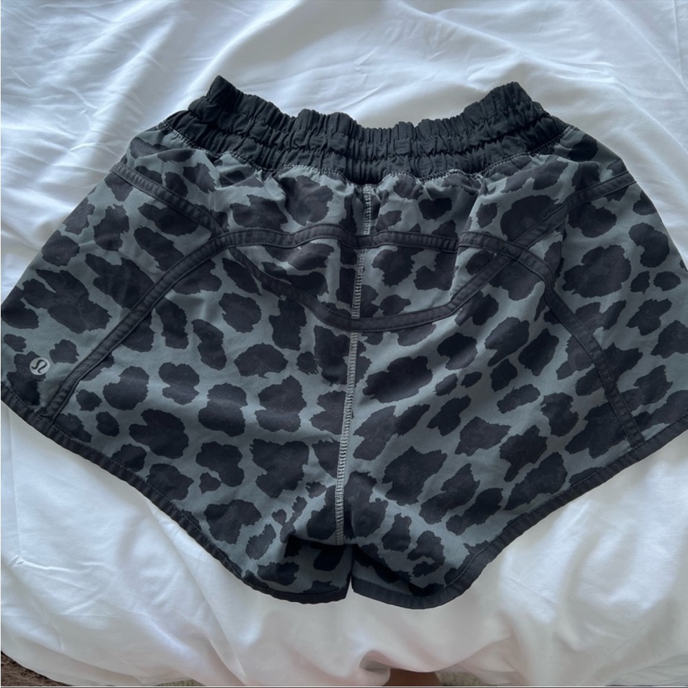 lululemon athletica Women's Black & Gray Leopard Athletic Shorts